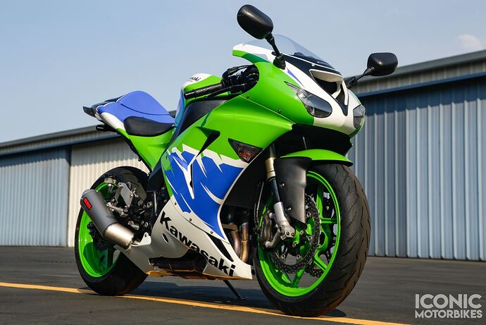 Kawasaki-Ninja-ZX-10R-Front-Right-Featured