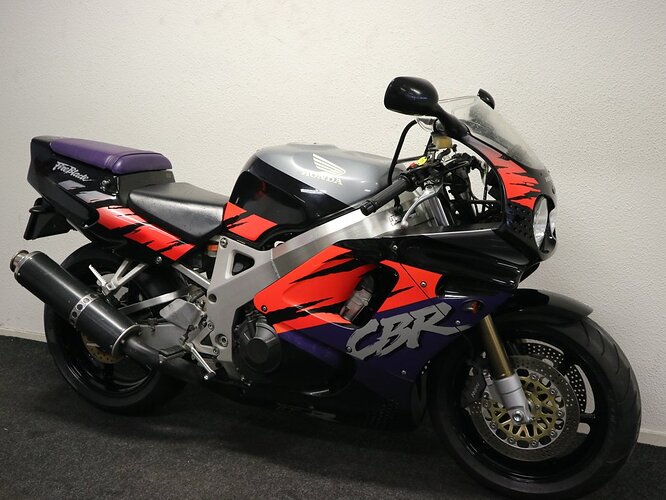 2f2eb41f-7753-43e8-b25d-501d28bfaa20